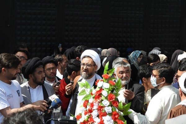 یک روز پس از گلباران سفارت جمهوری اسلامی در کابل، طالبان مسئولان مرکز تبیان را بازداشت کرد