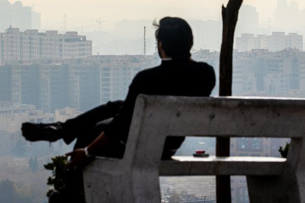 تعطيل المدارس في طهران وعدد من المدن الإيرانية بسبب استمرار تلوّث الهواء.. غدًا