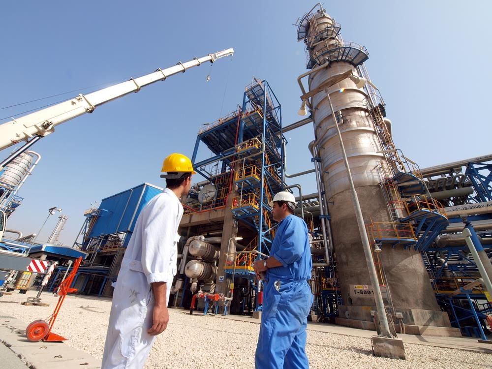 اخراج ۱۵۰ کارگر پالایشگاه تهران و احتمال اخراج ۱۵ کارگر نفت به‌دلیل پیگیری مطالبات صنفی