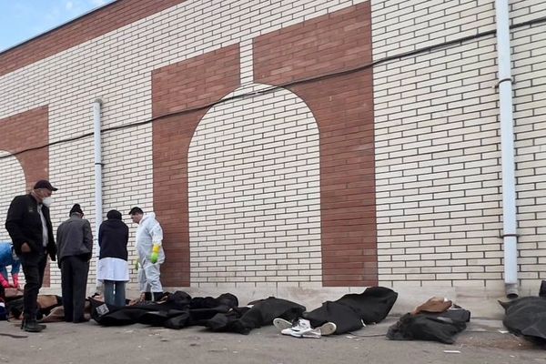 پیام مخاطب: چند کانتینر کشته در باغ رضوان اصفهان آوردند و شبانه در سولهها خالی کردند