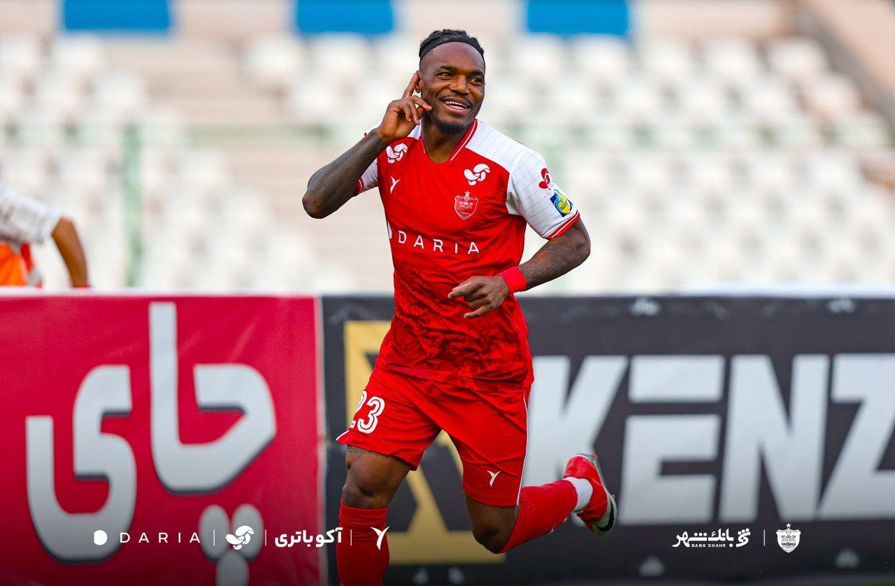 پرسپولیس ۳-۱ صنعت نفت آبادان؛ پرسپولیس به یک‌قدمی صدر جدول رسید