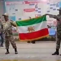 دو معترض با پرچم شیروخورشید در متروی تهران بازداشت شدند