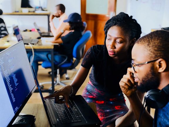 سازمان بهداشت جهانی: بیش از ۵۵ ساعت کار در هفته، خطر مرگ را تا ۳۵ درصد افزایش میدهد