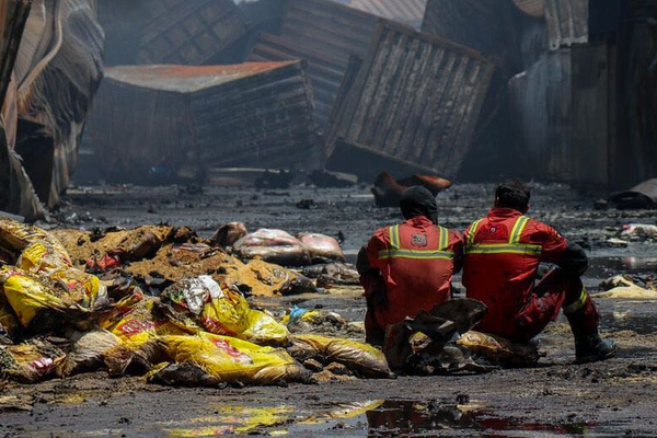 انتهاء عمليات البحث في ميناء رجائي بإيران رغم عدد المفقودين الكبير واتهام خامنئي بالتواطؤ