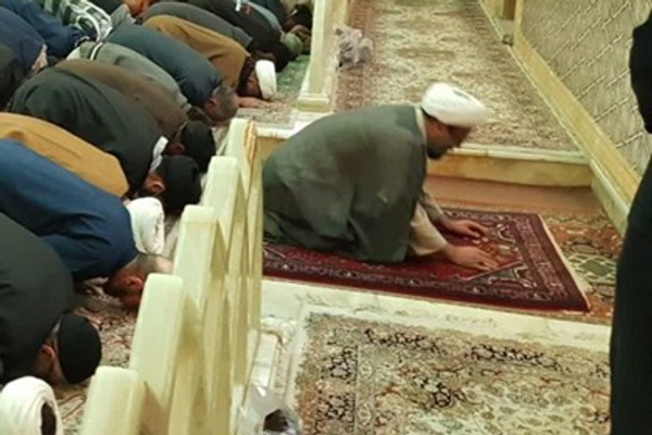 صحيفة إيرانية عن مقتل رجل دين في المسجد: لو جاءت سيارة الإسعاف في موعدها لنجا القتيل