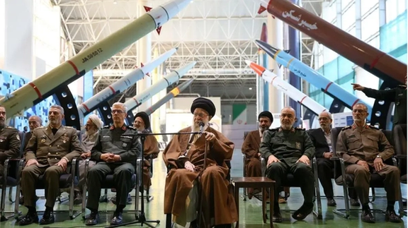 سي إن إن: إيران قد تهاجم إسرائيل قبل الانتخابات الأميركية