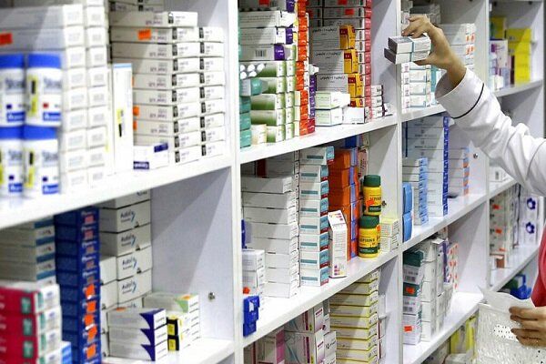 عضو انجمن داروسازان: ذخایر دارویی و شیر خشک کشور برای کمتر از دو ماه کافی است