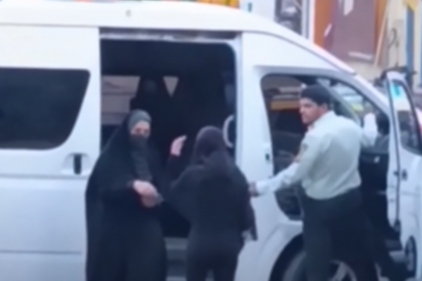 بازگشت گشت ارشاد به خیابانها در آستانه سالگرد قتل حکومتی مهسا امینی