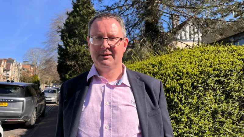 جان مورگان، نخستین بیماری که در بریتانیا از نسل جدید ایمپلنت مغزی استفاده کرد