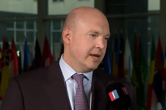 آبرام بيلي لـ "إيران إنترناشيونال": لا شيء تغيّر في إيران والقمع الوحشي مستمر