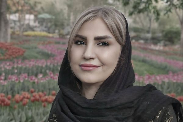 فرحناز رستمی؛ خیاط معترضی که با گلوله ماموران حکومت کشته شد