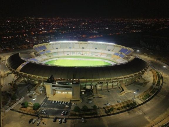 پرتاب بطری، اینترنت و خرابی آسانسور، استادیوم پارس شیراز را از میزبانی دربی محروم کرد