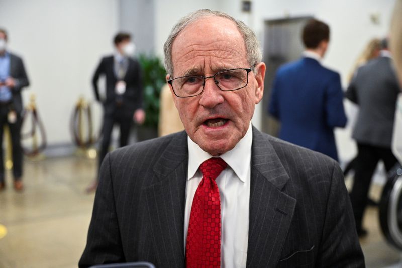 جیم ریش، سناتور جمهوریخواه: ترامپ برای عمل به تهدیدهای خود علیه رژیم ایران آماده می‌شود