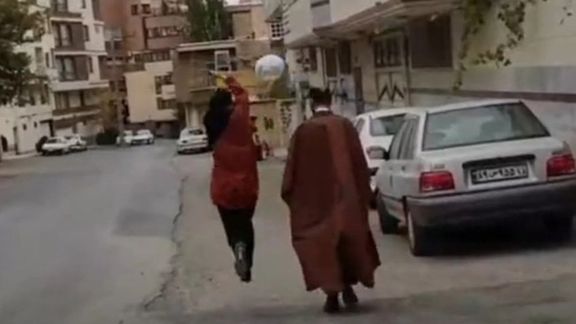 عمامهپرانی از نمودهای وجه رادیکال جنبش «زن، زندگی، آزادی» بود