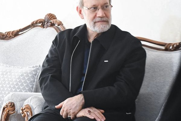 لاريجاني يرد على تحذير ترامب: تدخل أميركا في احتجاجات إيران سيزعزع استقرار المنطقة بأسرها