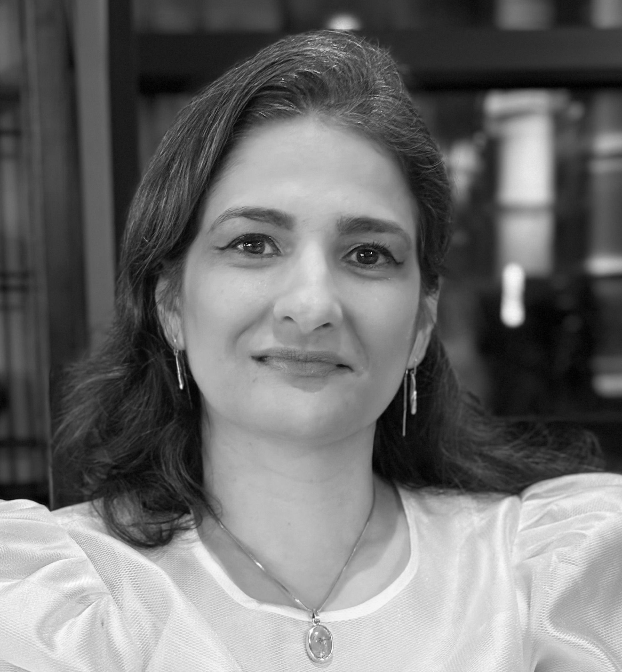 نعيمة دوستدار