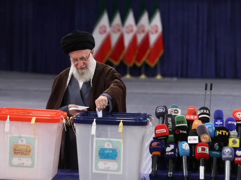 قبيل انطلاقها بأيام.. استطلاع: أكثر من 65% من الإيرانيين لن يشاركوا في الانتخابات الرئاسية