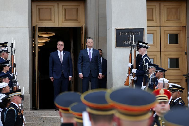 وزیران دفاع آلمان و آمریکا ارسال دو سامانه پاتریوت به اوکراین را بررسی کردند