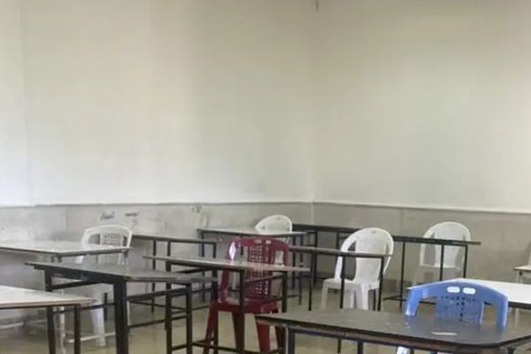 دانشآموزان همزمان با مراسم چهلم جاویدنامان، کلاسها را تحریم کردند