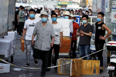 مشاور بهداشتی ارشد دولت چین: تا پنج ماه دیگر ۴۰ درصد جمعیت را واکسینه میکنیم