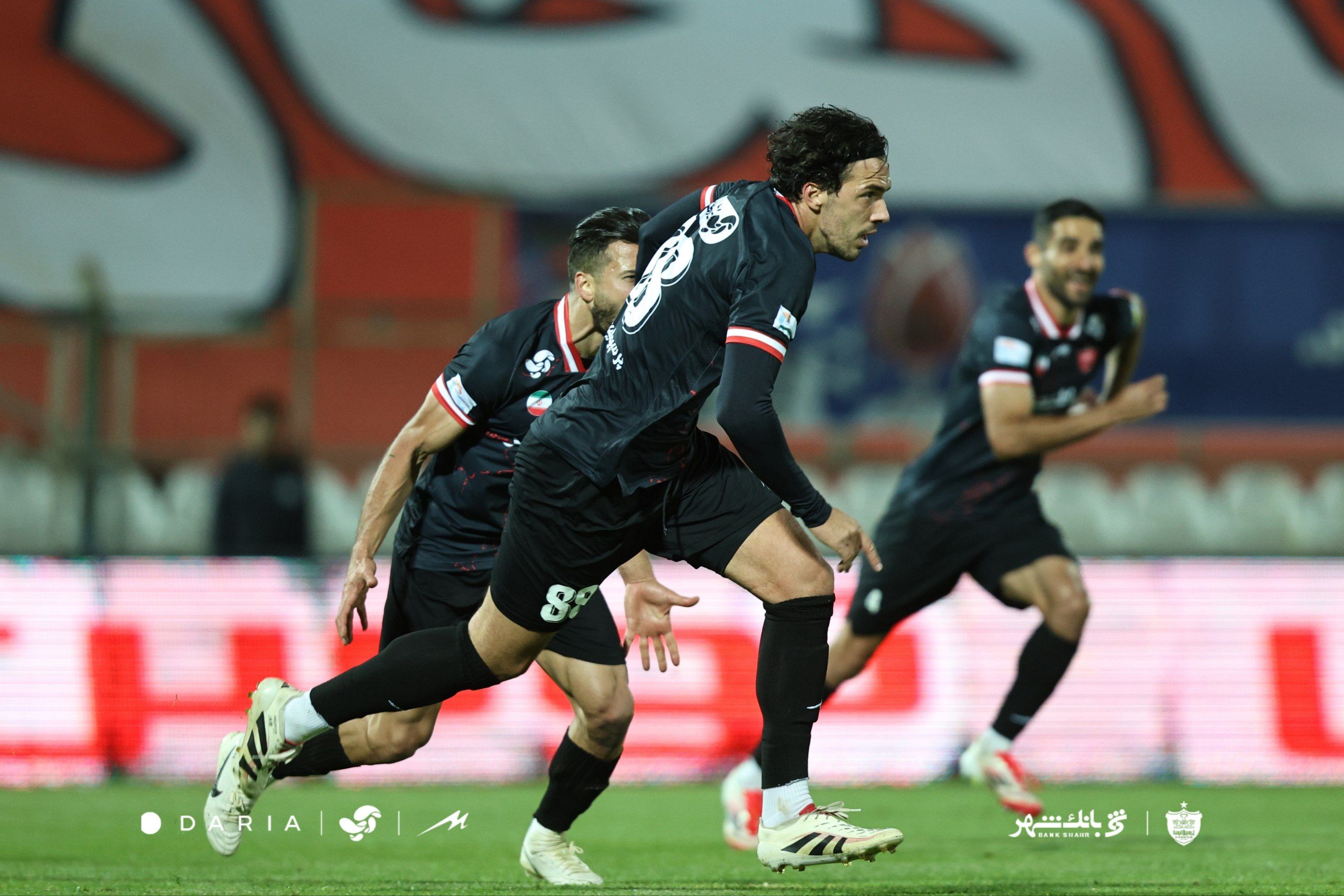 کادر پزشکی پرسپولیس موفق نشد، باکیچ برای درمان به پزشک مودریچ مراجعه کرد