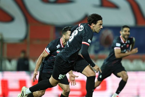 کادر پزشکی پرسپولیس موفق نشد، باکیچ برای درمان به پزشک مودریچ مراجعه کرد