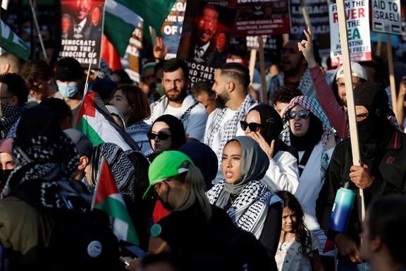 معترضان حامی اسرائیل و فلسطین همزمان با گردهمایی ملی حزب دموکرات تجمع کردند