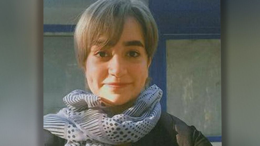 سروناز احمدی، مترجم کتاب «انقلاب در نقطه صفر» به فهرست نویسندگان زندانی در ایران اضافه شد