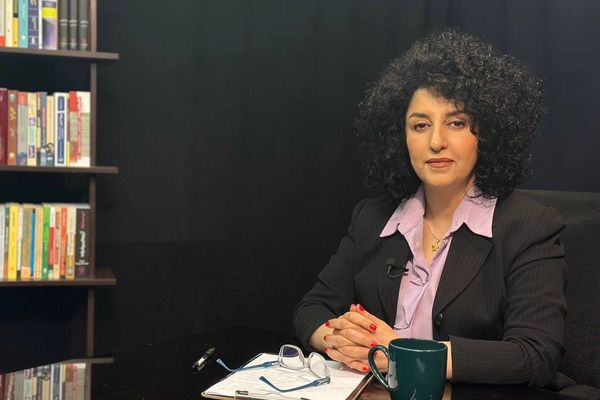 في رسالة للأمم المتحدة.. الناشطة الإيرانية نرجس محمدي تحذر من تصاعد قمع المحامين المستقلين