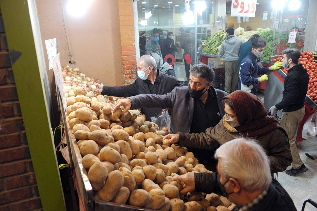 با قیمت‌های فعلی و سرانه مصرف سیب‌زمینی، یارانه نقدی فقط کفاف تامین سیب‌زمینی مورد نیاز یک نفر را می‌دهد