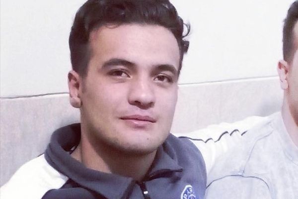 مهدی اکبری جمالویی، در نجفآباد با اصابت گلوله جنگی به ناحیه سینه جان باخت