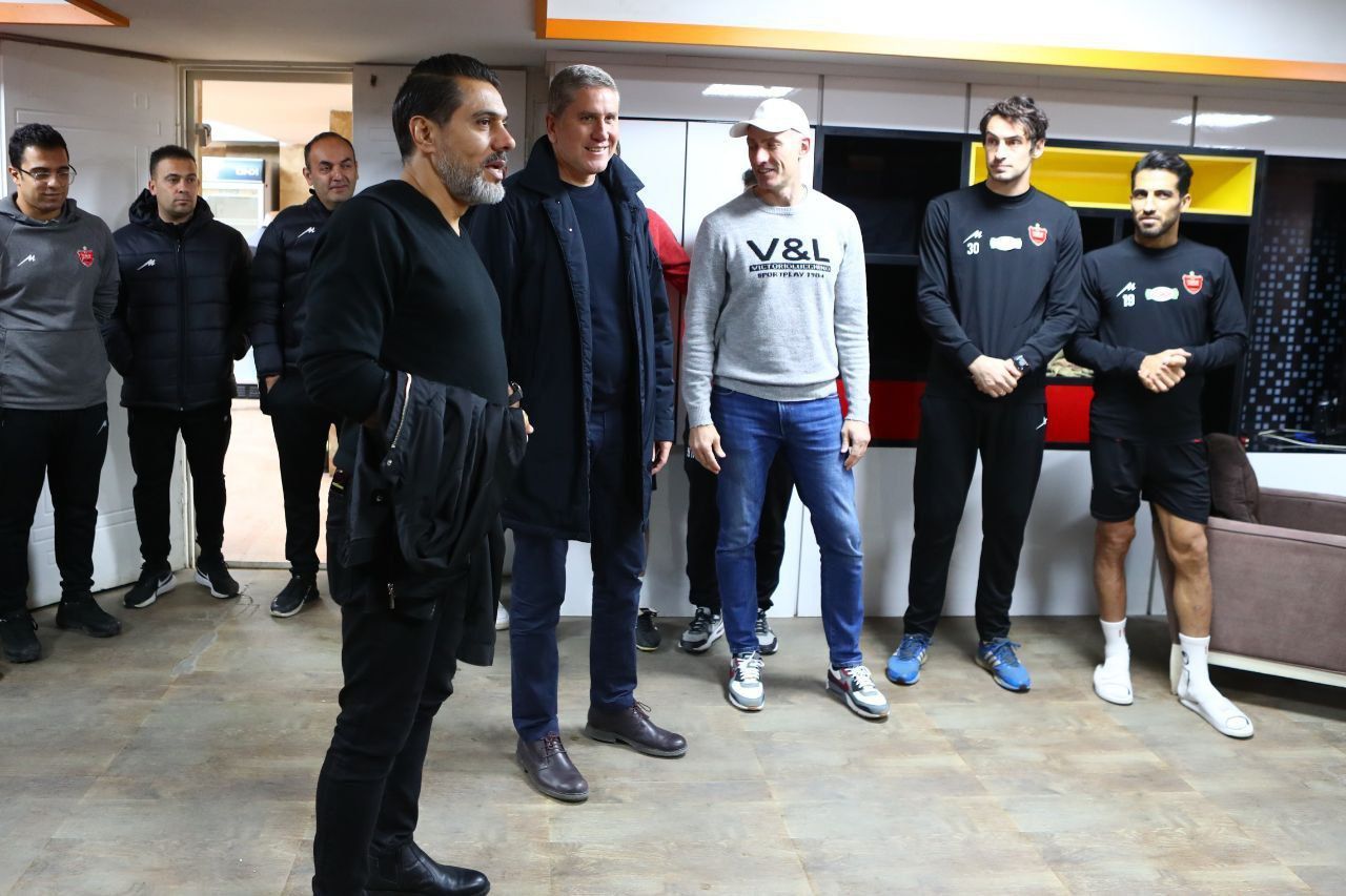 افشین پیروانی: نتایج پرسپولیس خوب بوده، هنوز به جایگاه استقلال نرسیده‌ایم!