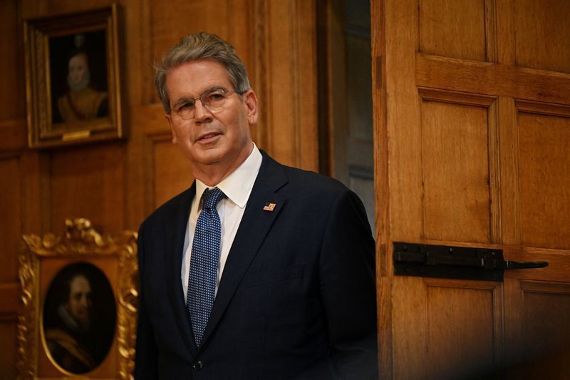  وزیر خزانه‌داری آمریکا: سیاست فشار حداکثری علیه جمهوری اسلامی جواب داد