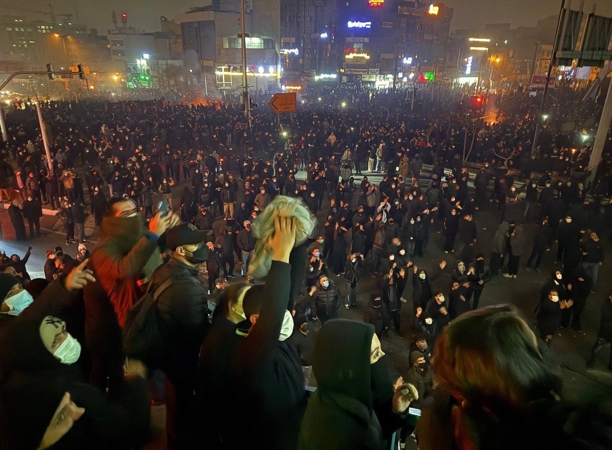 Mass killings reported as security forces use live fire on Iran protesters