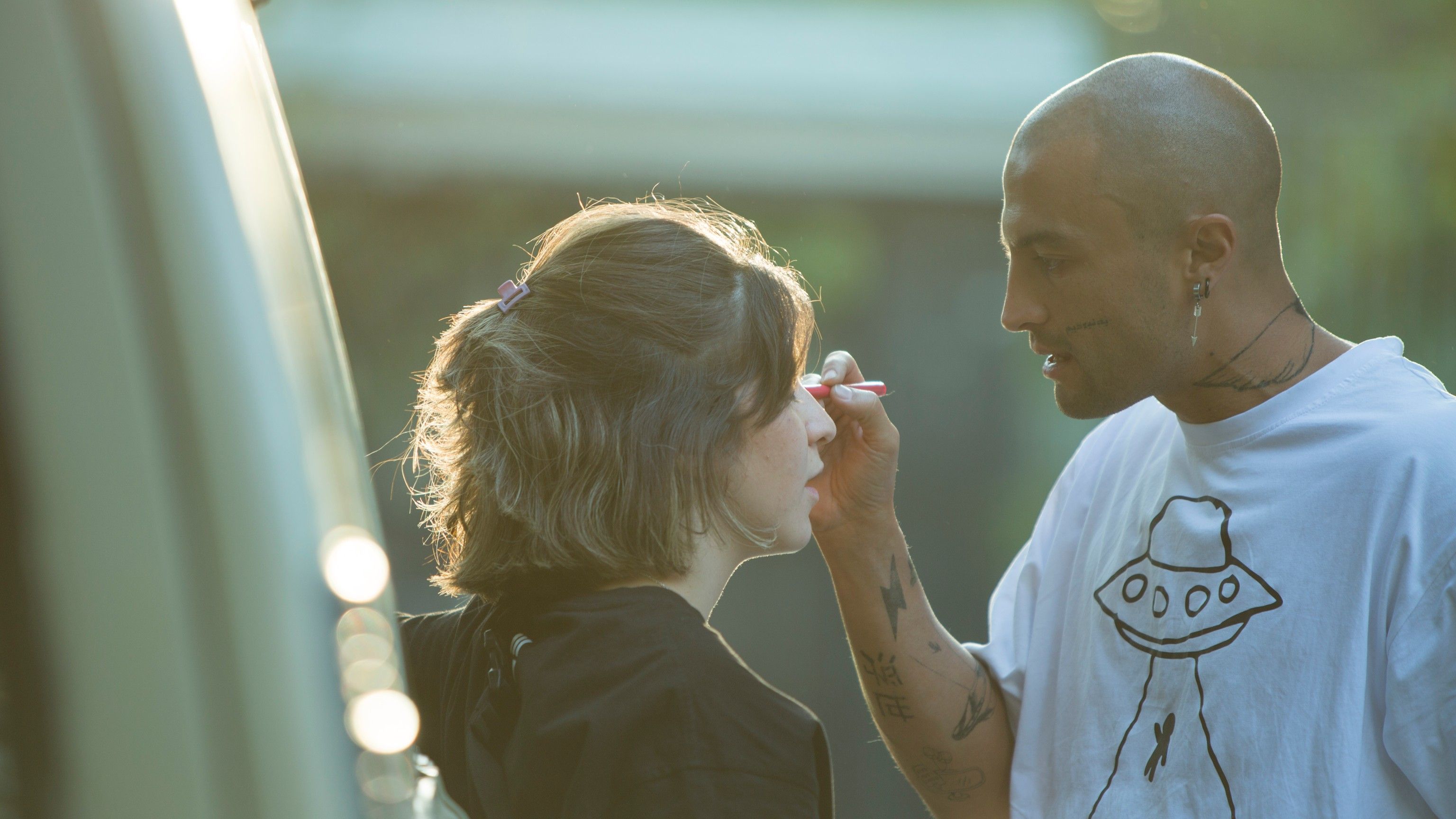 «بی‌داد»؛ نسل زد و فریاد «مرا ببوس»