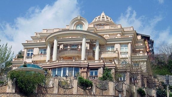A luxurious mansion in Tehran rented out only in US dollars.