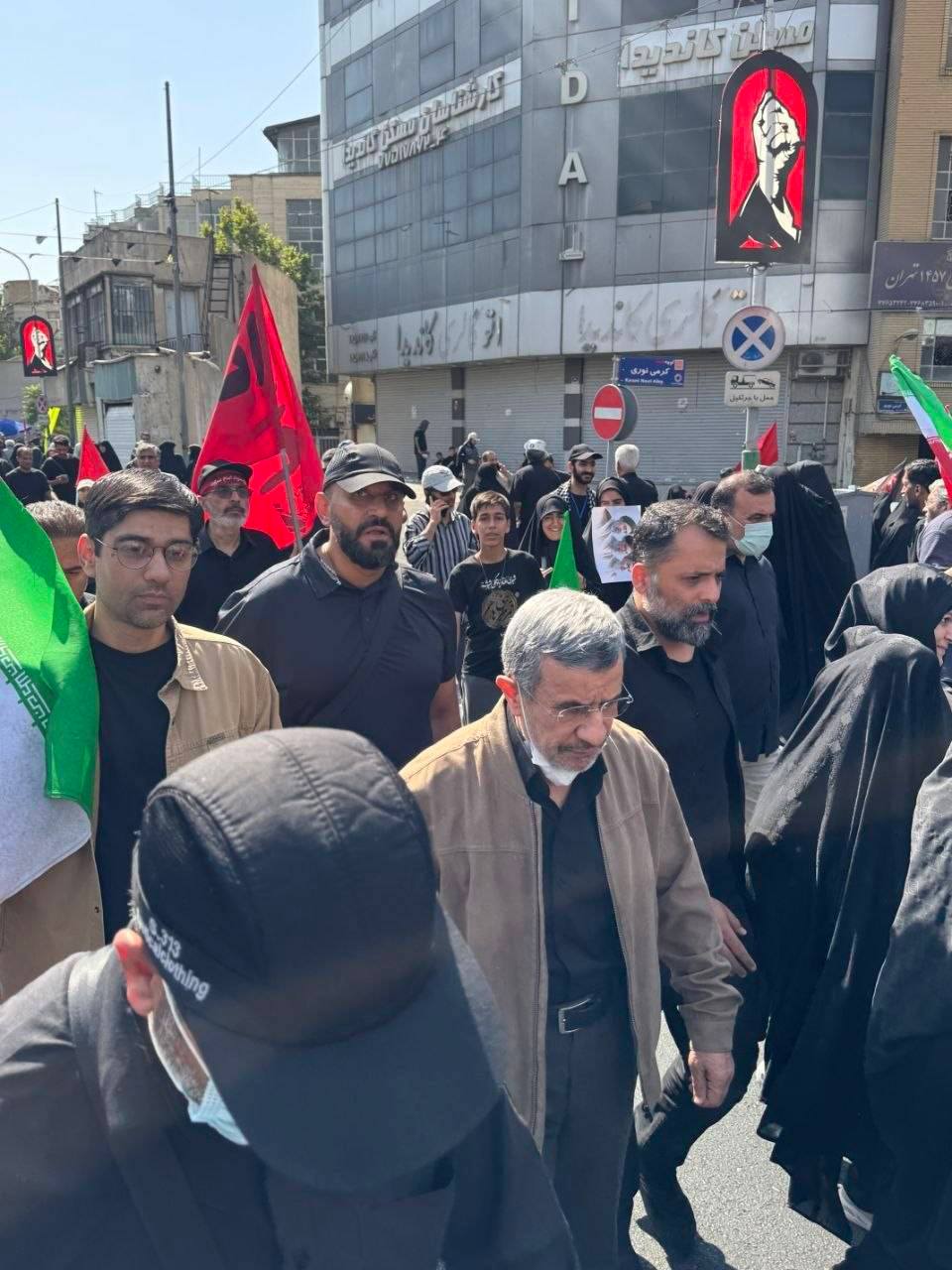 گزارش هاآرتص از همکاری محمود احمدی‌نژاد با اسرائیل و ناکامی‌های نتانیاهو و رییس سابق موساد