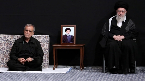 بزشكيان يدعو المرشد الإيراني إلى منع الهجوم المباشر على إسرائيل ويحذر من آثاره المدمرة