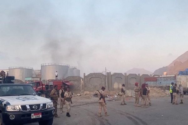 عربستان سعودی اردوگاه جداییطلبان جنوب یمن را بمباران کرد