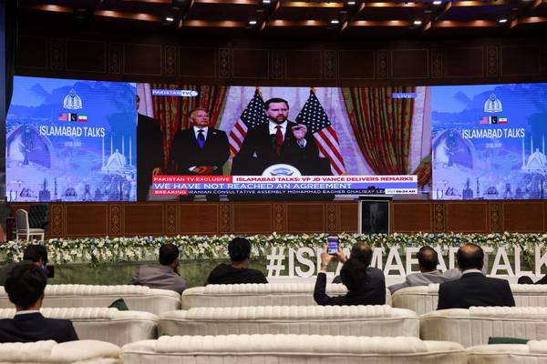 بنبست در مذاکرات اسلامآباد؛ بقایی از اختلاف نظر بر سر «دو، سه موضوع مهم» خبر داد