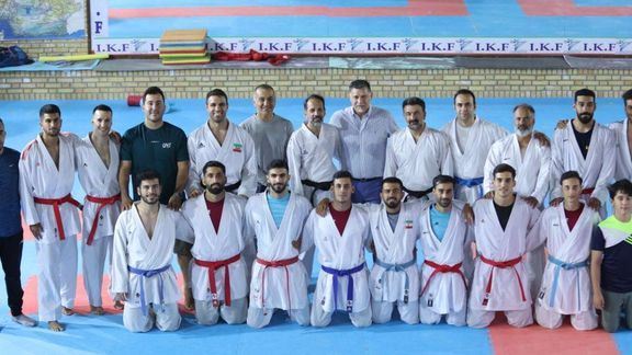 نه در زمین فوتبالی که اسطوره متعلق به آنجاست؛ حضور علی دایی در تمرین تیم ملی کاراته