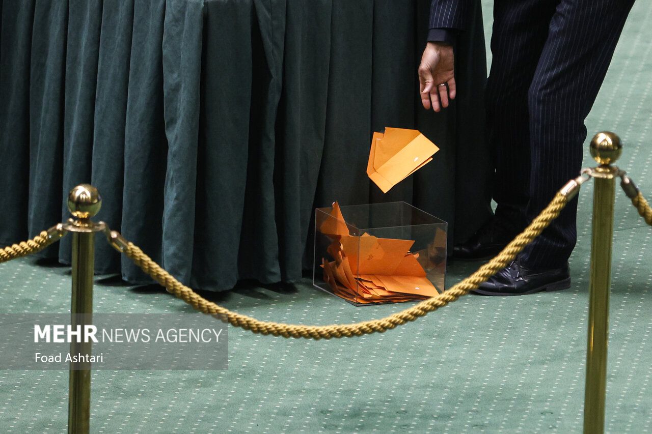 Iranian MPs re-elect speaker in session that mirrors public apathy
