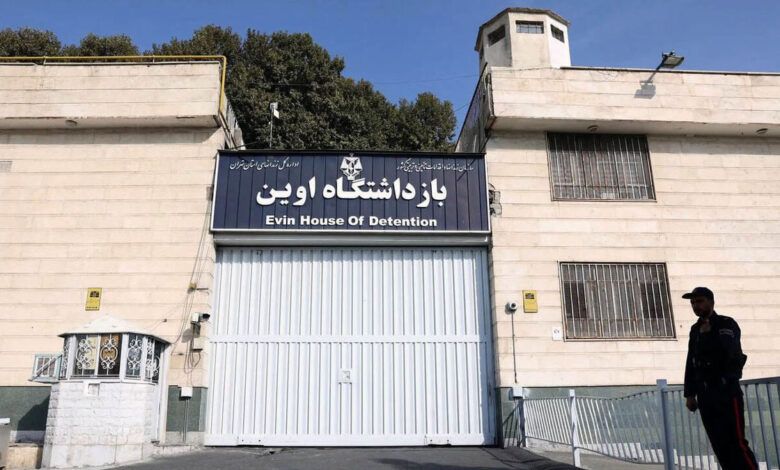 حدود ۷۰ زندانی سیاسی زن از زندان قرچک به زندان اوین منتقل شدند