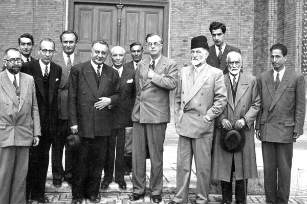 فرهنگستان ایران؛ یک قرن پالایش زبان فارسی