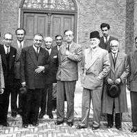 فرهنگستان ایران؛ یک قرن پالایش زبان فارسی
