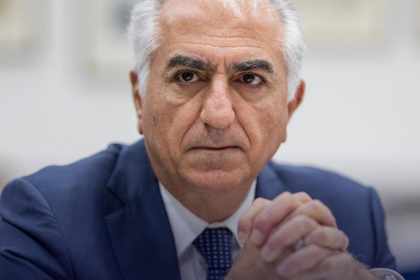 رضا بهلوي يؤكد أن شوارع إيران أصبحت ملكا للشعب ويشجع على الاعتصامات