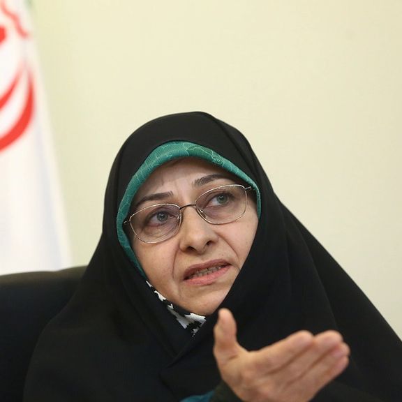 معاون رئیسی خواستار برخورد با زن تماشاچی شد که به داخل زمین بازی استقلال رفت