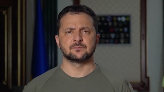 زيلينسكي يناشد الشعب الإيراني بالوقوف ضد النظام لمنع تزويد روسيا بطائرات مسيرة