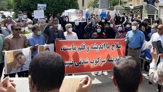 سرکوب معلمان؛ پزشکیان تمجید میکند، وزیر اطلاعات بازداشت