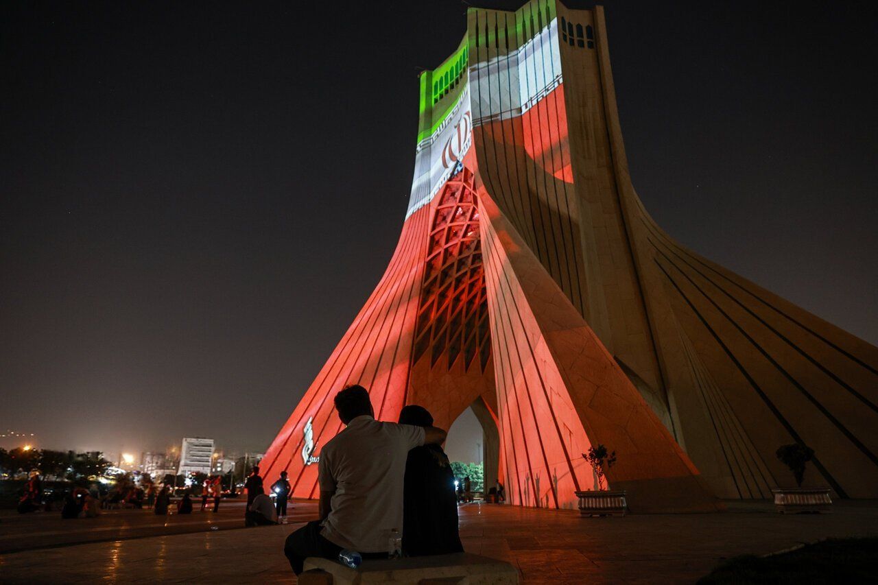 Tehran’s unity spectacle masks growing rift with people